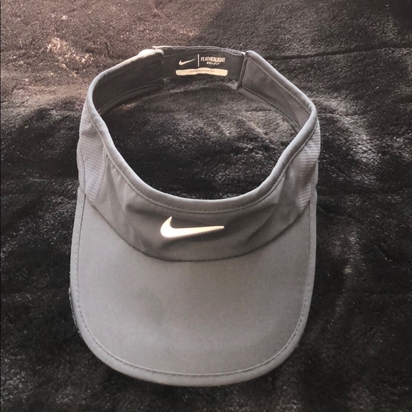 Nike Accessories - Nike Dri-fit Visor 🧢